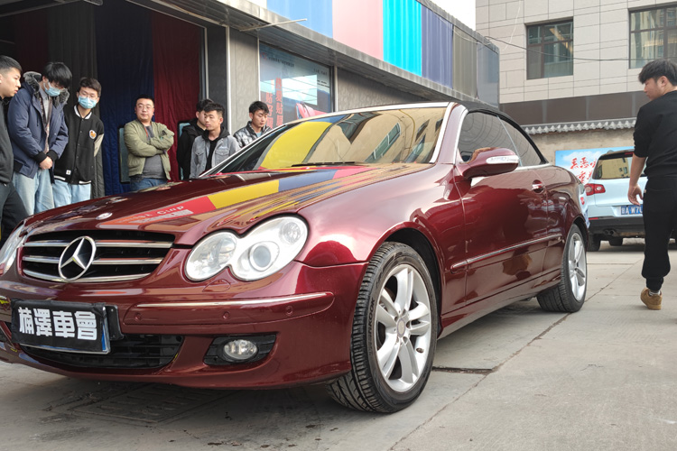 奔驰AMG CLA  液态龙血红