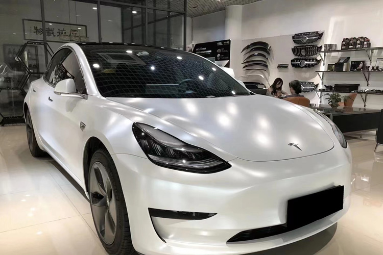 特斯拉Model3  电光象牙白