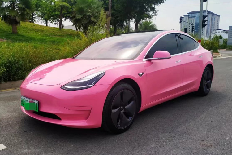 特斯拉Model3  水晶浪漫粉