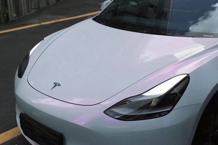 特斯拉Model3  贝壳白魅红