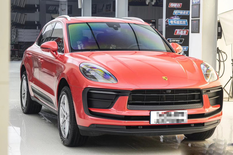 保时捷macan  珠光红