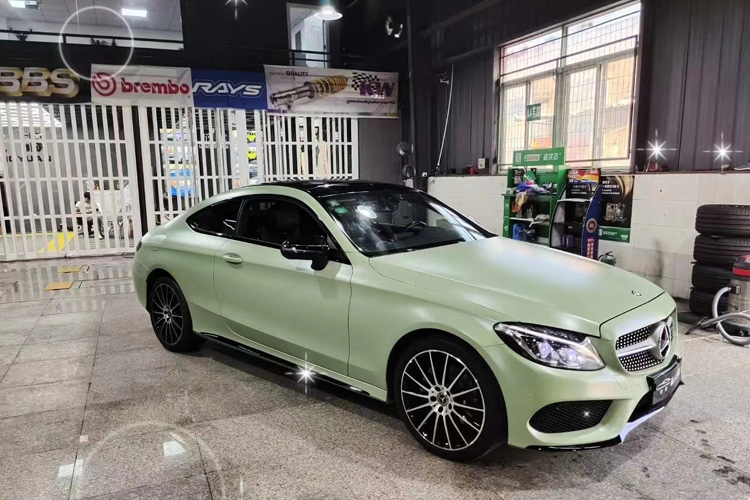 奔驰E  陶瓷卡其灰（浅）