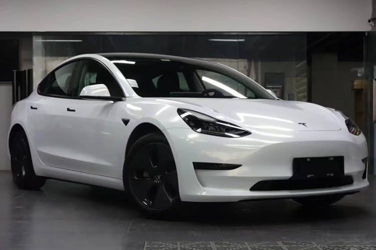 特斯拉Model3  钻石白魅金