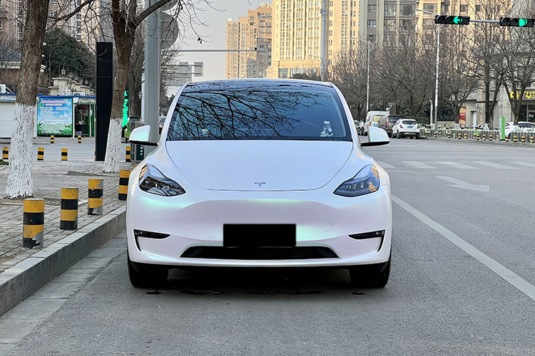 特斯拉ModelY  曙光白