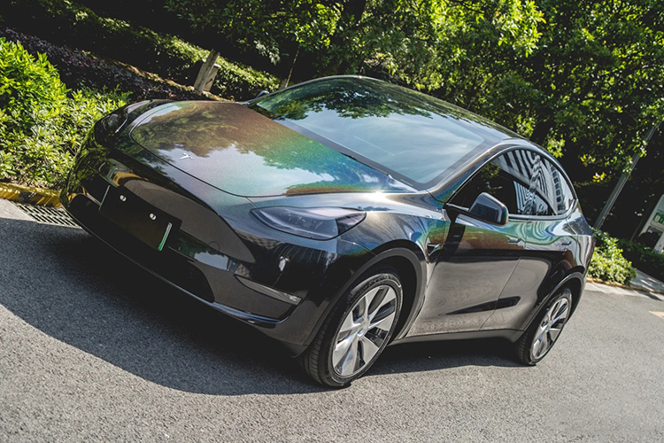 特斯拉ModelY  镭射黑