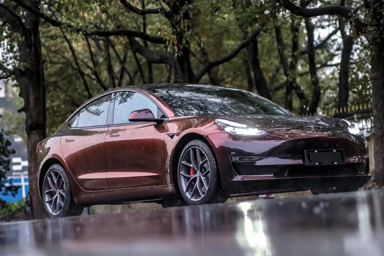 特斯拉Model3  星空黑魅红
